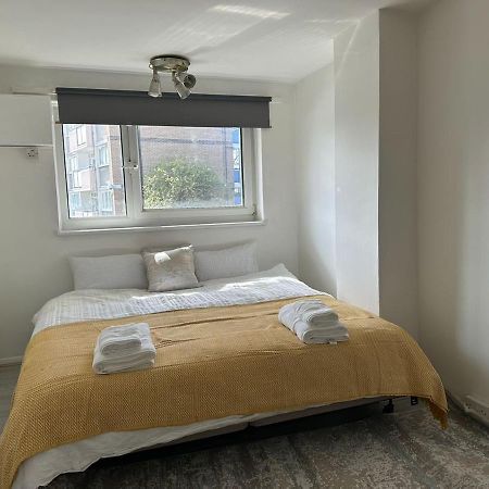 Cheerful Double Room For Single Use Лондон Екстер'єр фото